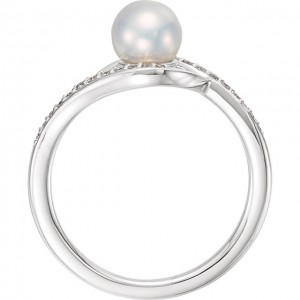 14K Pearl Ring side view